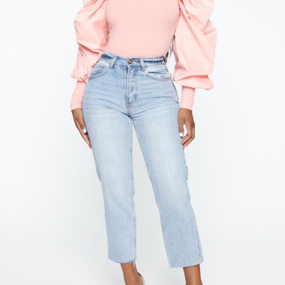 Light wash ankle cut jeans